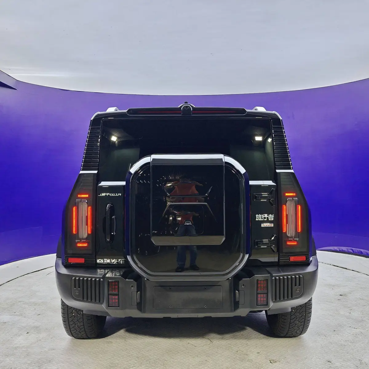 Jetour Traveler 2025 2.0T 4WD 200,000 Commemorative Edition photo
