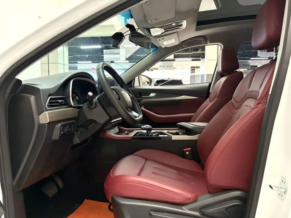 Jetour X70 2025 1.5T DCT Beyond PRO 7-seater photo