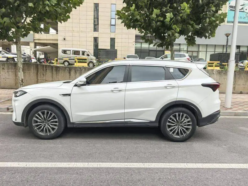 JETOUR X70 PLUS 2023 1.5T DCT Brave PLUS 5-seater photo