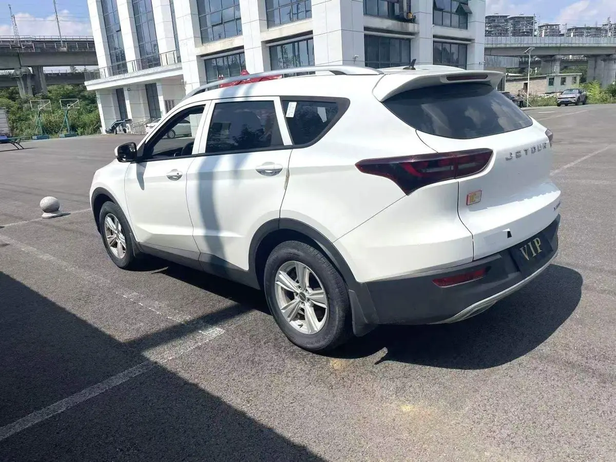 JETOUR X70M 2021 1.5T Manual Urban Companion 5-seater photo