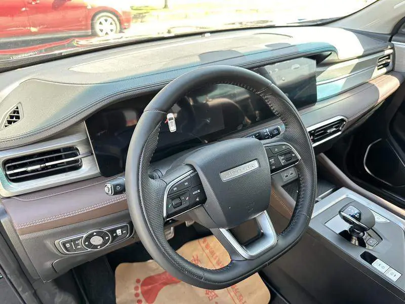 Jetour X95 2022 1.6T DCT Chieftain Edition 7 Seaters photo