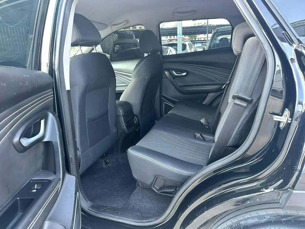 JETOUR X70M 2020 Model 1.5T Manual Travel Companion 5 Seaters photo