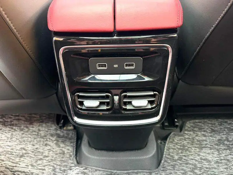JETOUR X70 PRO 2023 1.5T DCT Comfort 7-seater photo