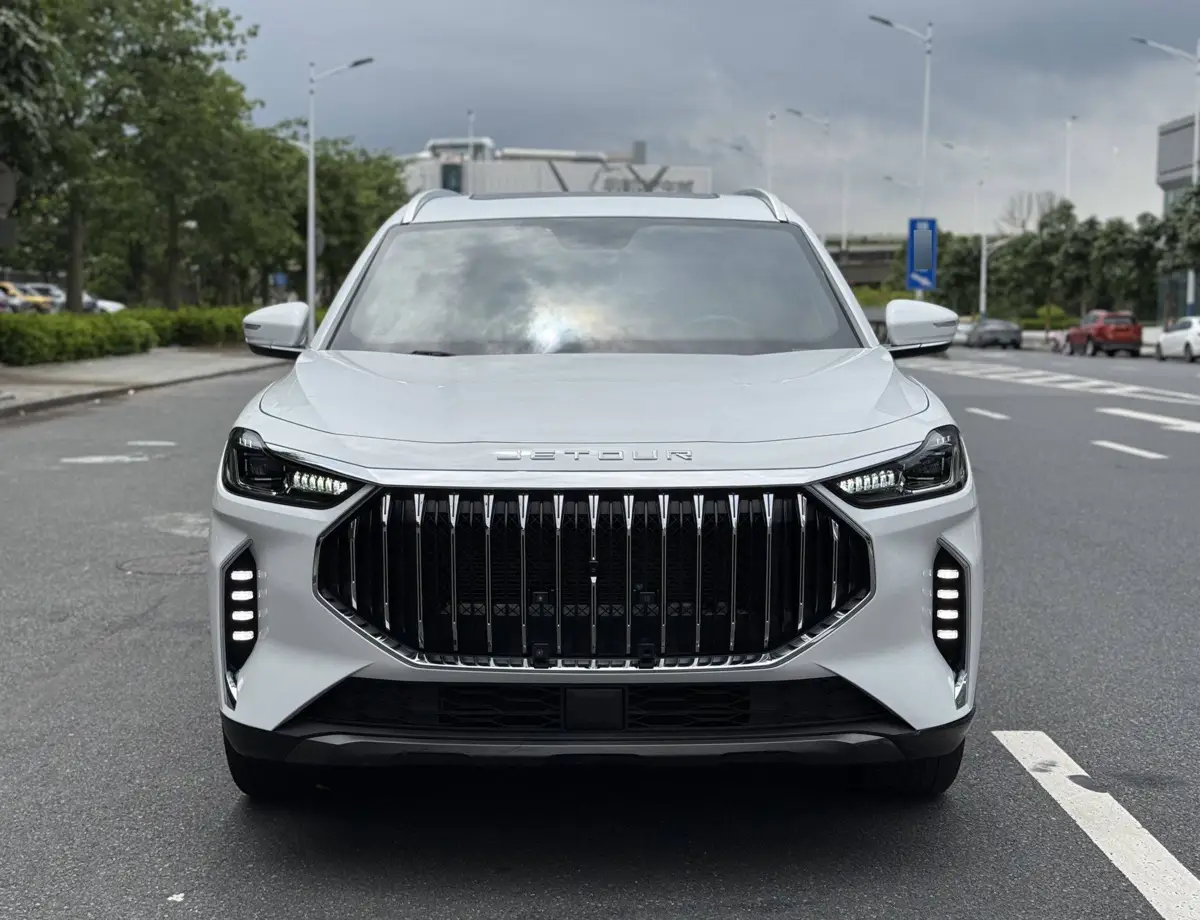 JETOUR X70 PLUS 2023 1.5T DCT Brave PLUS 5-seater photo
